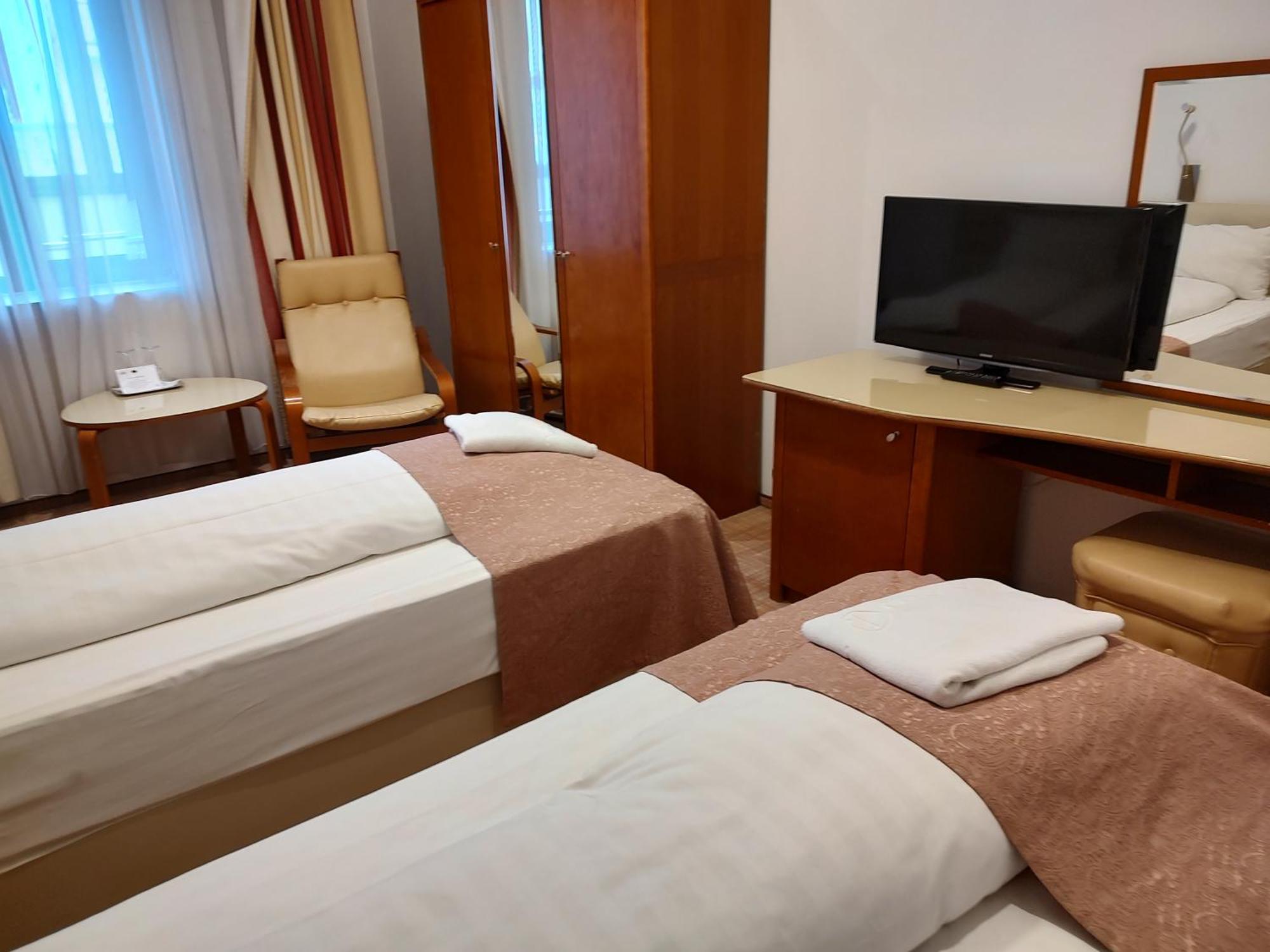 Hotel Dana 2 Satu Mare Zewnętrze zdjęcie