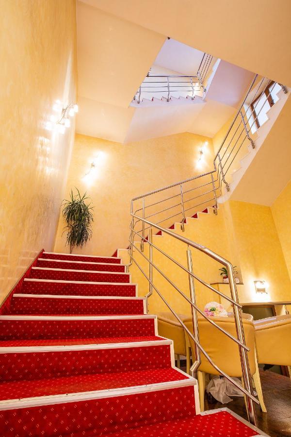 Hotel Dana 2 Satu Mare Zewnętrze zdjęcie
